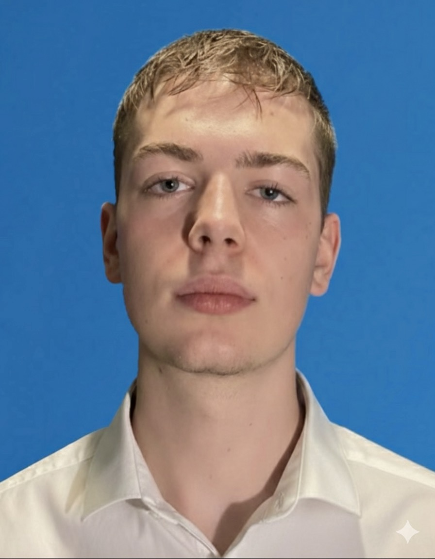 Olivier helpt een bewoner oefenen met een smartphone